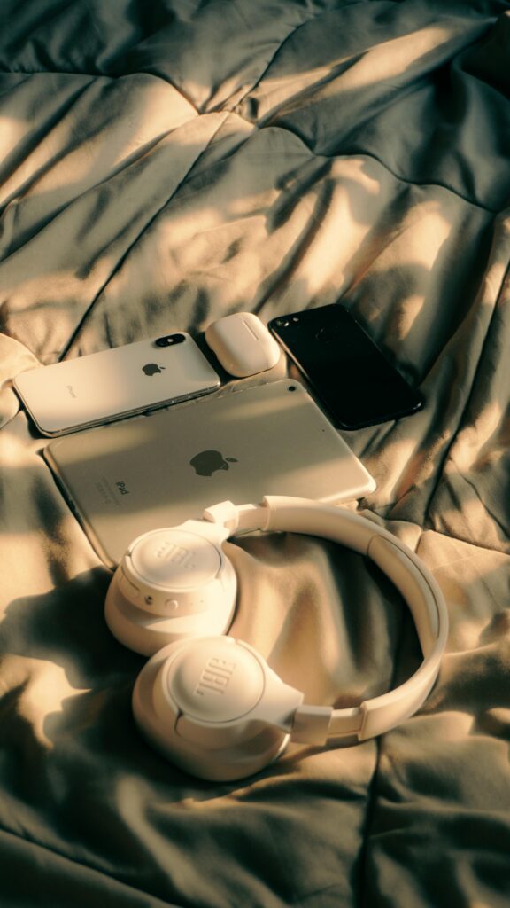 Packing your electronics - DVC Advantages Your electronics are essential to your travels